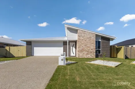 11 Hazelwood St, Wondunna, QLD 4655