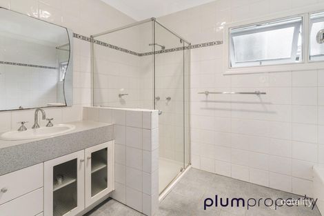 Property photo of 8 Lowanna Street Kenmore QLD 4069