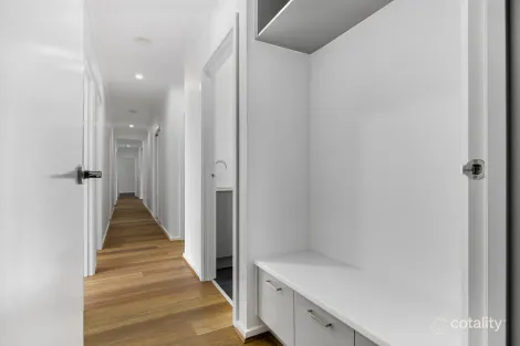 Property photo of 1 Lavender Terrace Ararat VIC 3377