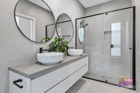 Property photo of 2/9 Seaton Road Mornington VIC 3931