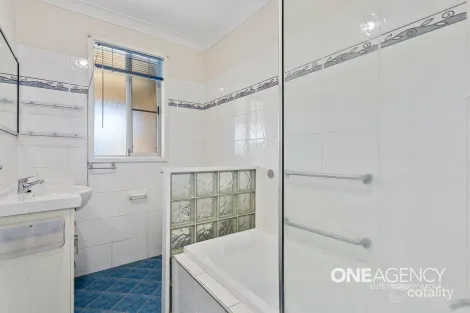 Property photo of 17 Gilba Road Koonawarra NSW 2530