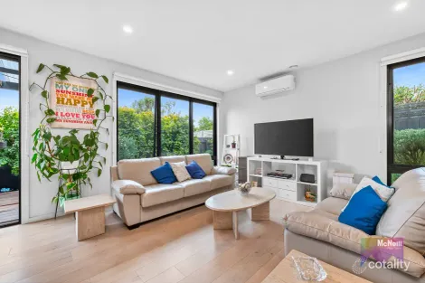 Property photo of 2/9 Seaton Road Mornington VIC 3931