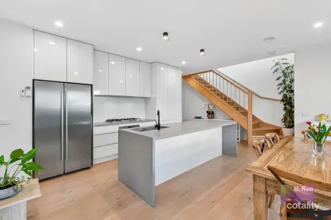 Property photo of 2/9 Seaton Road Mornington VIC 3931