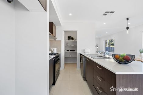 Property photo of 1 Devonport Court Taylors Hill VIC 3037