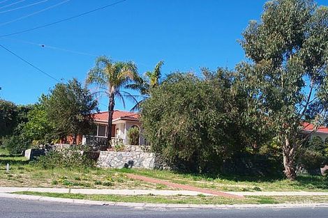 52 Giralt Rd, Marangaroo, WA 6064