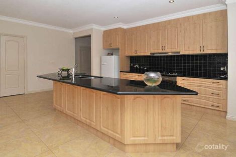 Property photo of 4 Colchester Circuit Roxburgh Park VIC 3064