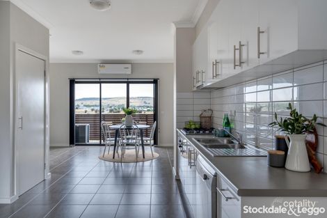 Property photo of 15 Swagman Walk Wollert VIC 3750