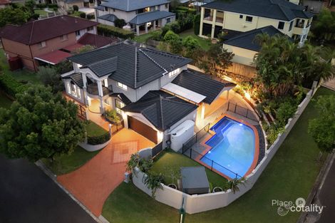 Property photo of 12 Woodland Carindale QLD 4152