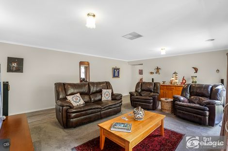 Property photo of 13 Hollington Crescent Point Cook VIC 3030