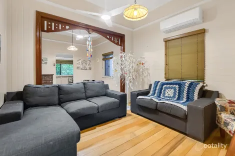 Property photo of 162 Martyn Street Manunda QLD 4870