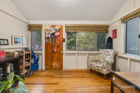 Property photo of 162 Martyn Street Manunda QLD 4870