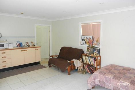 Property photo of 18 Kullaroo Road Summerland Point NSW 2259