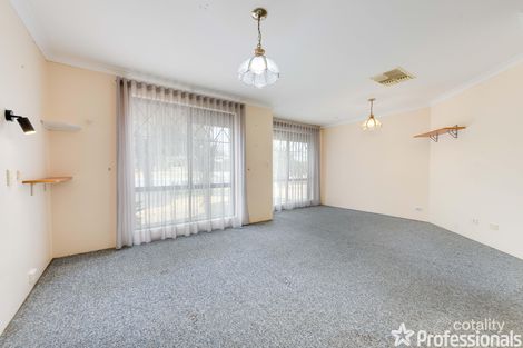 Property photo of 35 Brougham Crescent Orelia WA 6167