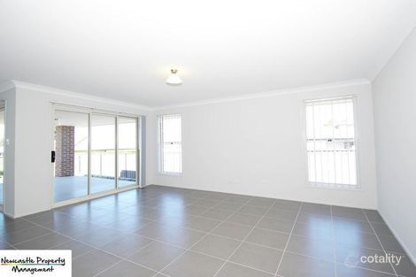 Property photo of 10 Chitambo Street Macquarie Hills NSW 2285