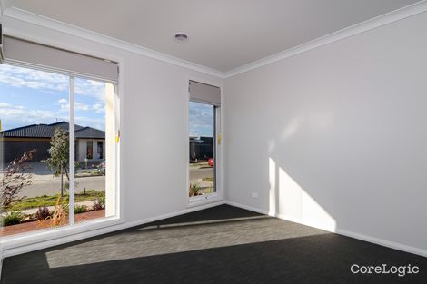 Property photo of 14 Gillingham Crescent Clyde North VIC 3978