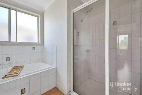 Property photo of 51 Hyde Park Terrace Point Cook VIC 3030