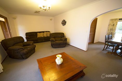 Property photo of 40 Sturt Circle Dubbo NSW 2830