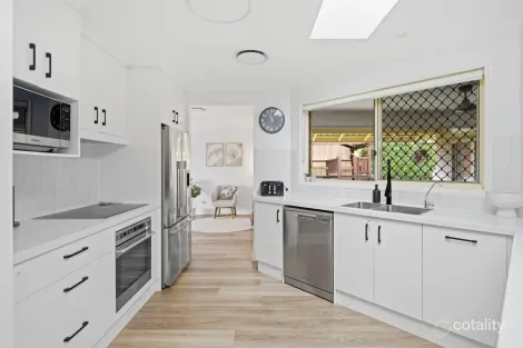 Property photo of 10 Johnston Avenue Birkdale QLD 4159