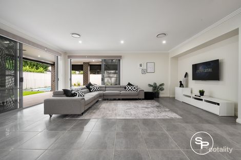Property photo of 16 Lillydale Avenue Gledswood Hills NSW 2557
