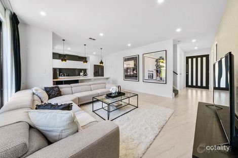 Property photo of 2/451 Pine Ridge Road Runaway Bay QLD 4216