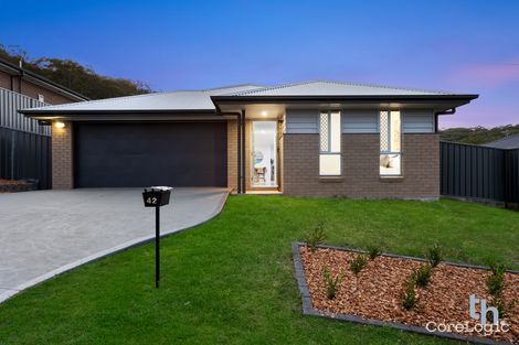 Property photo of 42 Floresta Crescent Cameron Park NSW 2285