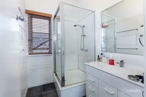 Property photo of 2/17 Adrian Street Margate QLD 4019