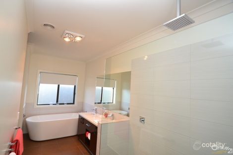 Property photo of 8 Healey Court Moama NSW 2731