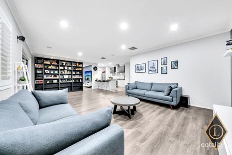 Property photo of 6 Ashbury Grove Hillside VIC 3037