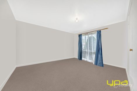 Property photo of 2 Elandra Way Cranbourne West VIC 3977