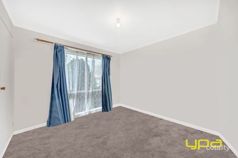 Property photo of 2 Elandra Way Cranbourne West VIC 3977