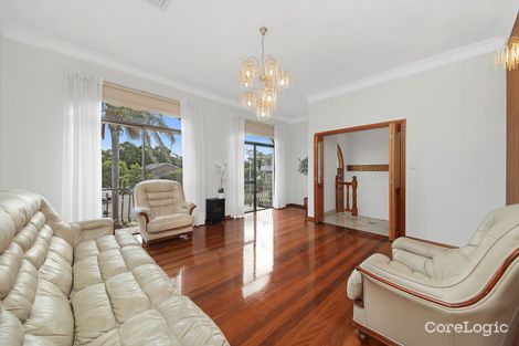 Property photo of 5 Bradshaw Place Prairiewood NSW 2176