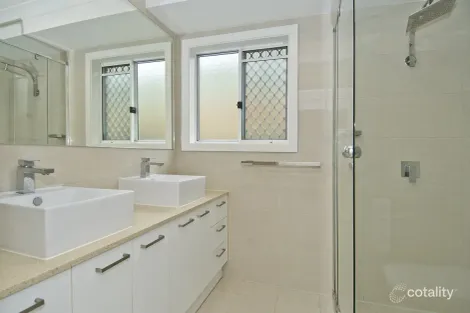 Property photo of 184 Universal Street Oxenford QLD 4210