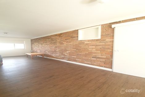 Property photo of 41 Grevillea Crescent Berkeley Vale NSW 2261