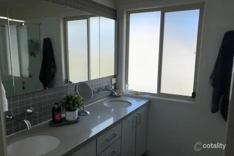 Property photo of 15 Schutt Street Newport VIC 3015