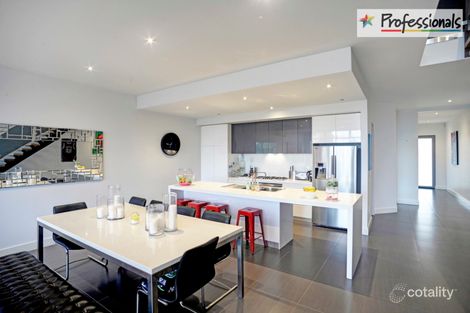 Property photo of 9 The Strand Caroline Springs VIC 3023