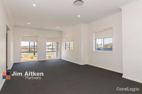 Property photo of 27 Illoura Way Jordan Springs NSW 2747