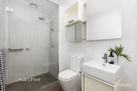 Property photo of 112/18 McCombie Street Elsternwick VIC 3185