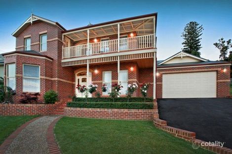 24 PIONEERS CRES, PAKENHAM, VIC 3810