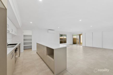 Property photo of 15 Nunderi Crescent Doolandella QLD 4077