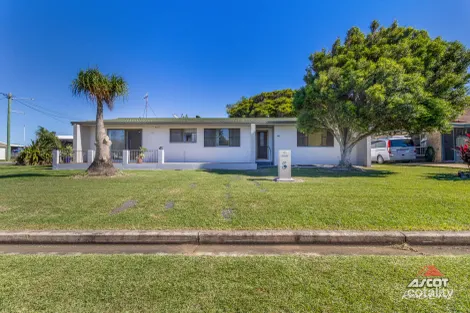 60 Bathurst St, Elliott Heads, QLD 4670