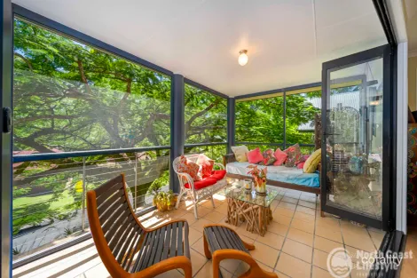 Property photo of 18 Flinders Way Ocean Shores NSW 2483