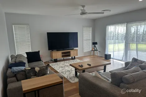 Property photo of 63 Spring Way Nikenbah QLD 4655