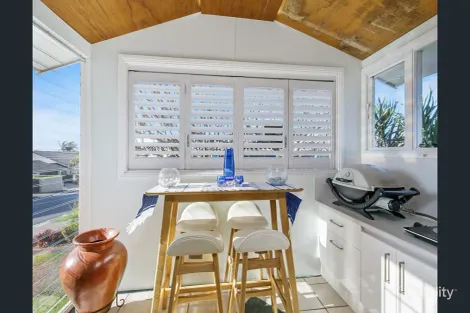 Property photo of 100 Mountjoy Terrace Manly QLD 4179