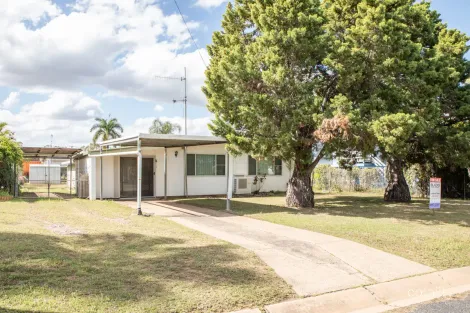 Property photo of 11 Middle Crescent Dysart QLD 4745