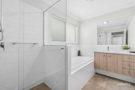 Property photo of 15 Sunflower Street Wynnum QLD 4178