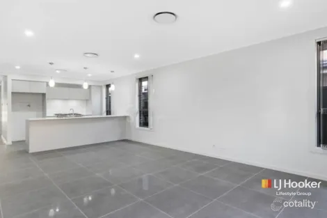 Property photo of 6A Fleece Loop Oran Park NSW 2570