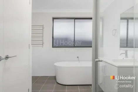 Property photo of 6A Fleece Loop Oran Park NSW 2570