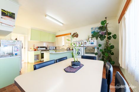 Property photo of 19 Kanana Crescent Wangaratta VIC 3677