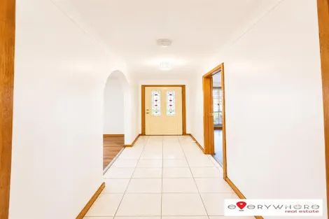Property photo of 18 Thames Boulevard Werribee VIC 3030
