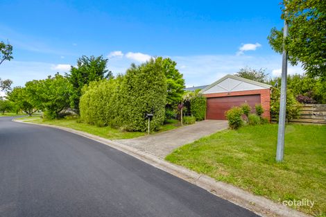 Property photo of 18 Vista Close Gisborne VIC 3437